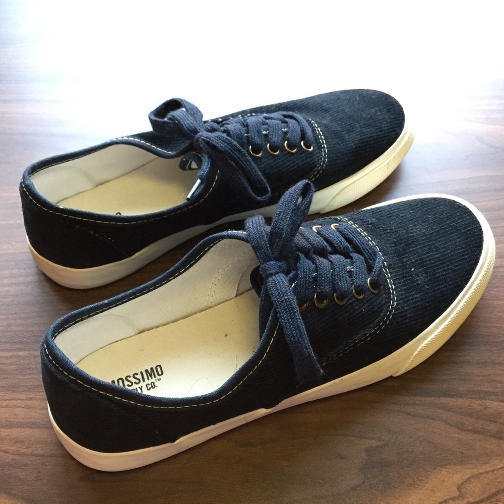 Textured sneakers